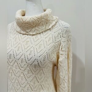 Leoniak Warm Open work Sweater With A High Collar Around The Neck Size L  Cotton